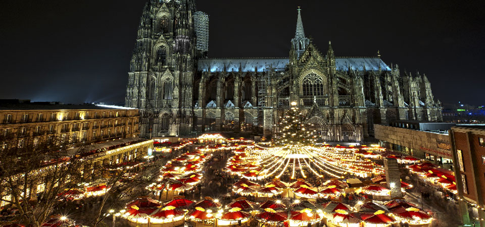Kerstsfeer rondom de Dom in Keulen tijdens de Kerstmarkt.