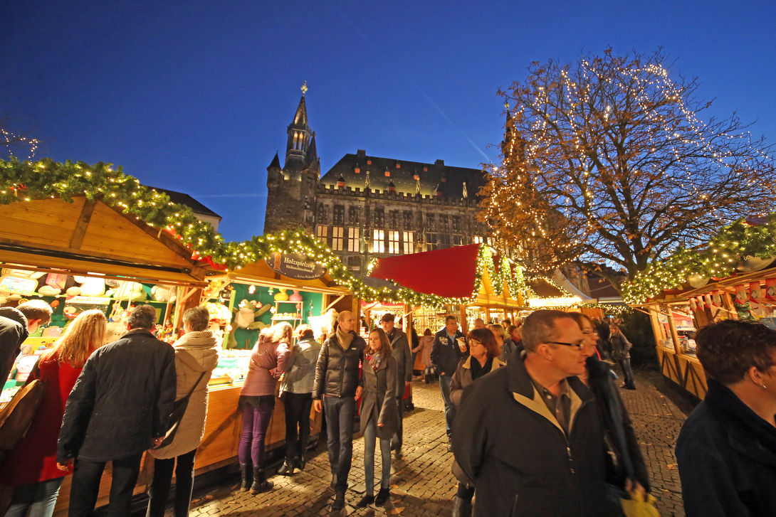  Kerstmarkt Aken (Aachen) in Aken