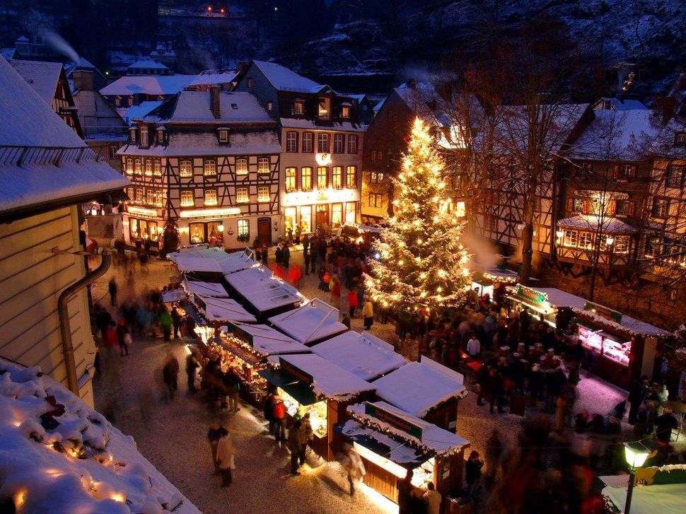  Kerstmarkt in Monschau in Monschau