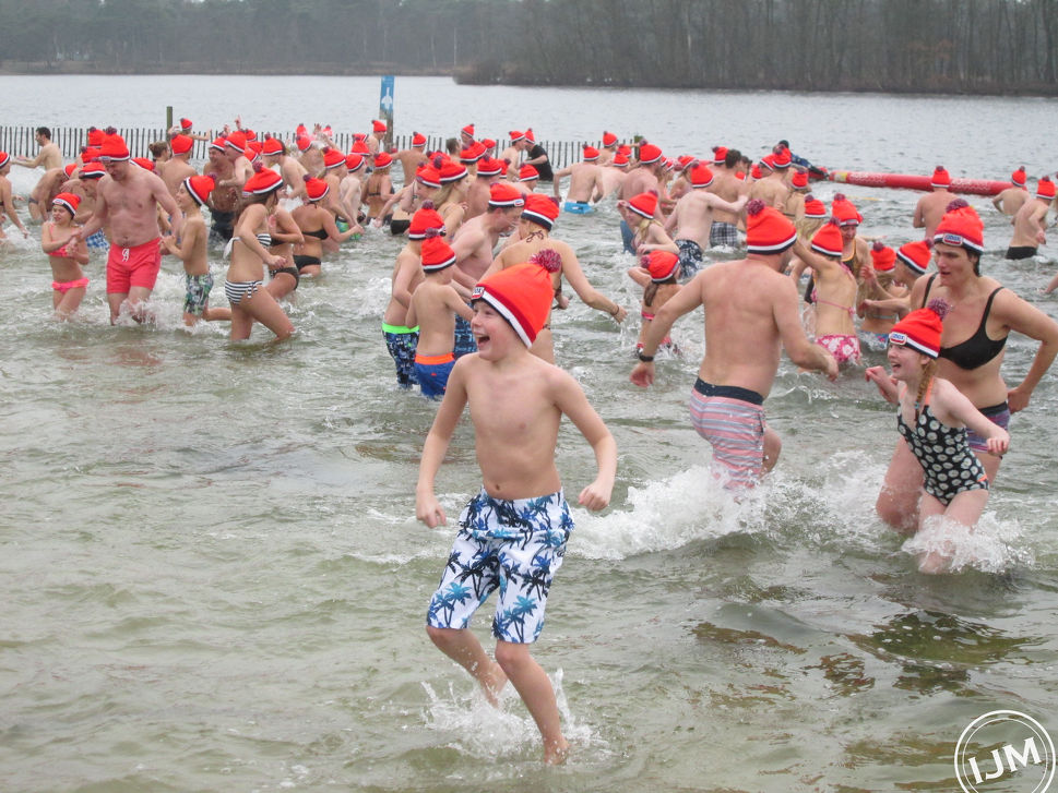  Nieuwjaarsduik IJzeren Man Vught in Vught